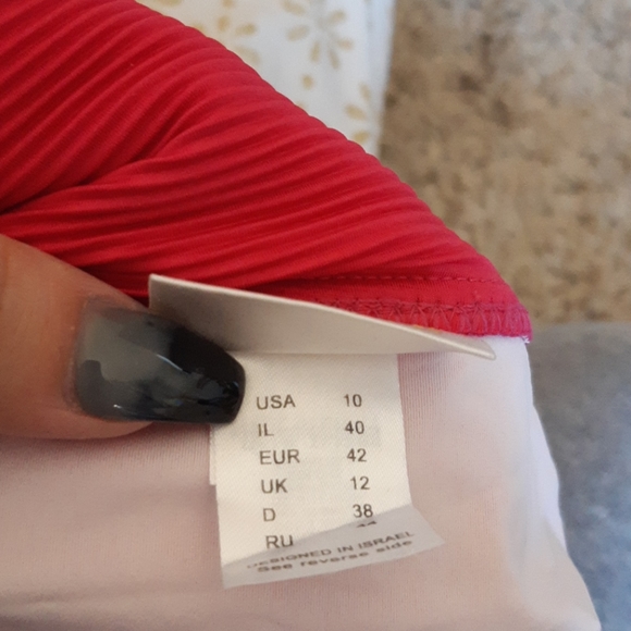 Bikini - Picture 3 of 6